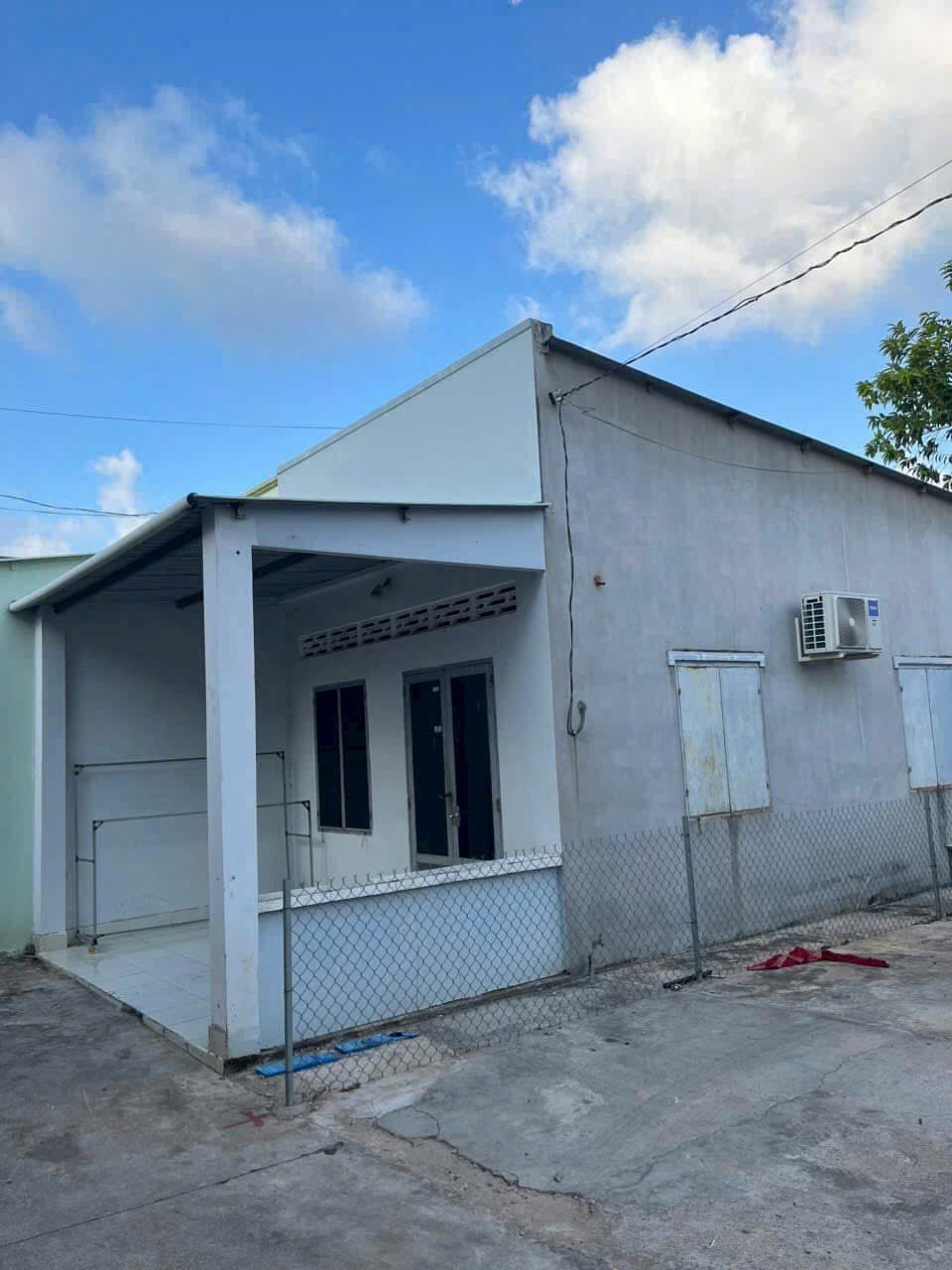 BÁN NHÀ CẤP 4 HẺM XE HƠI CÁCH MT ĐƯỜNG HUỲNH TẤN PHÁT - BÀ RỊA